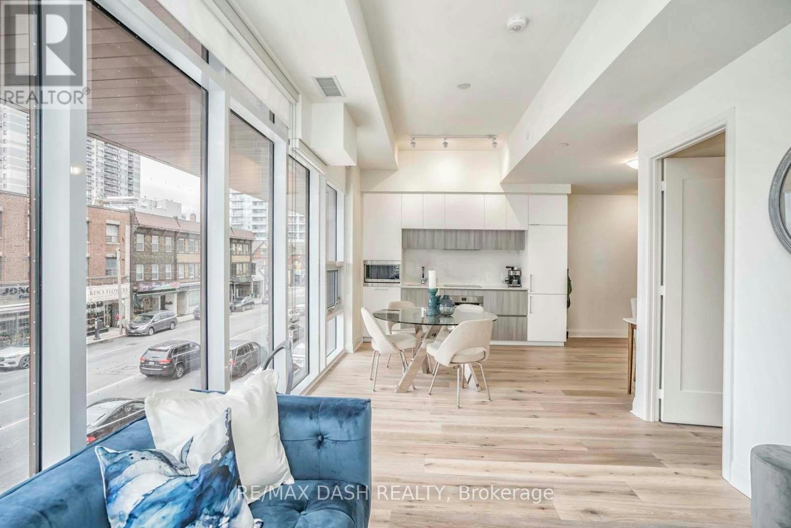 205-151 Avenue Road, Toronto, ON, M5R 2H7 - 16