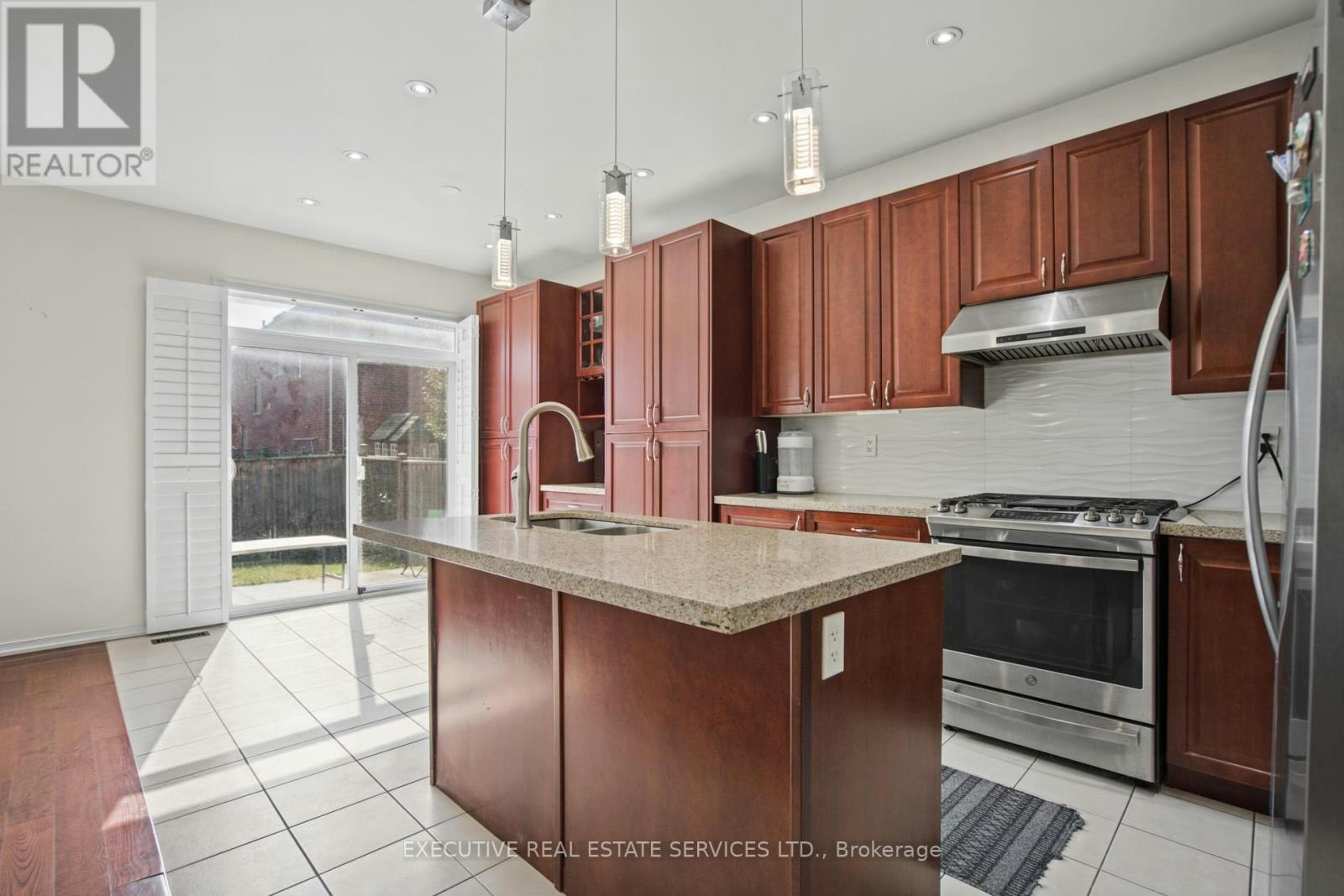 1571 Edgecroft Drive, Pickering, ON, L1X 0B6 - 14