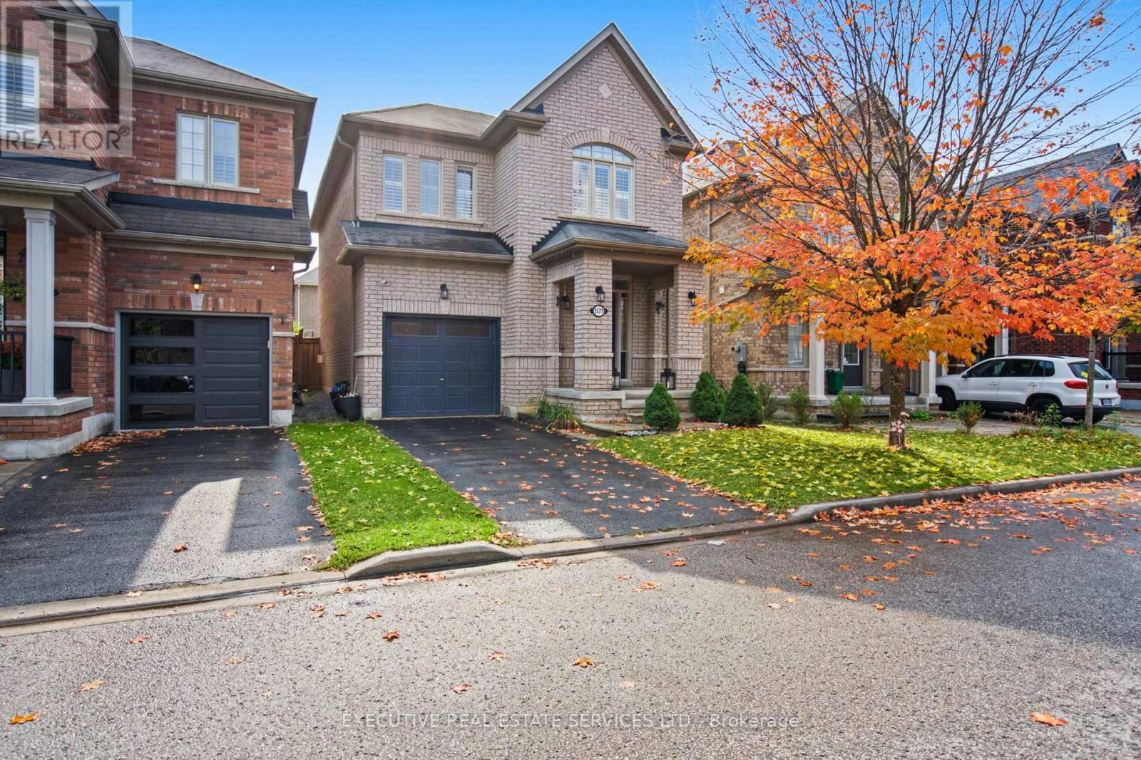 1571 Edgecroft Drive, Pickering, ON, L1X 0B6 - 2
