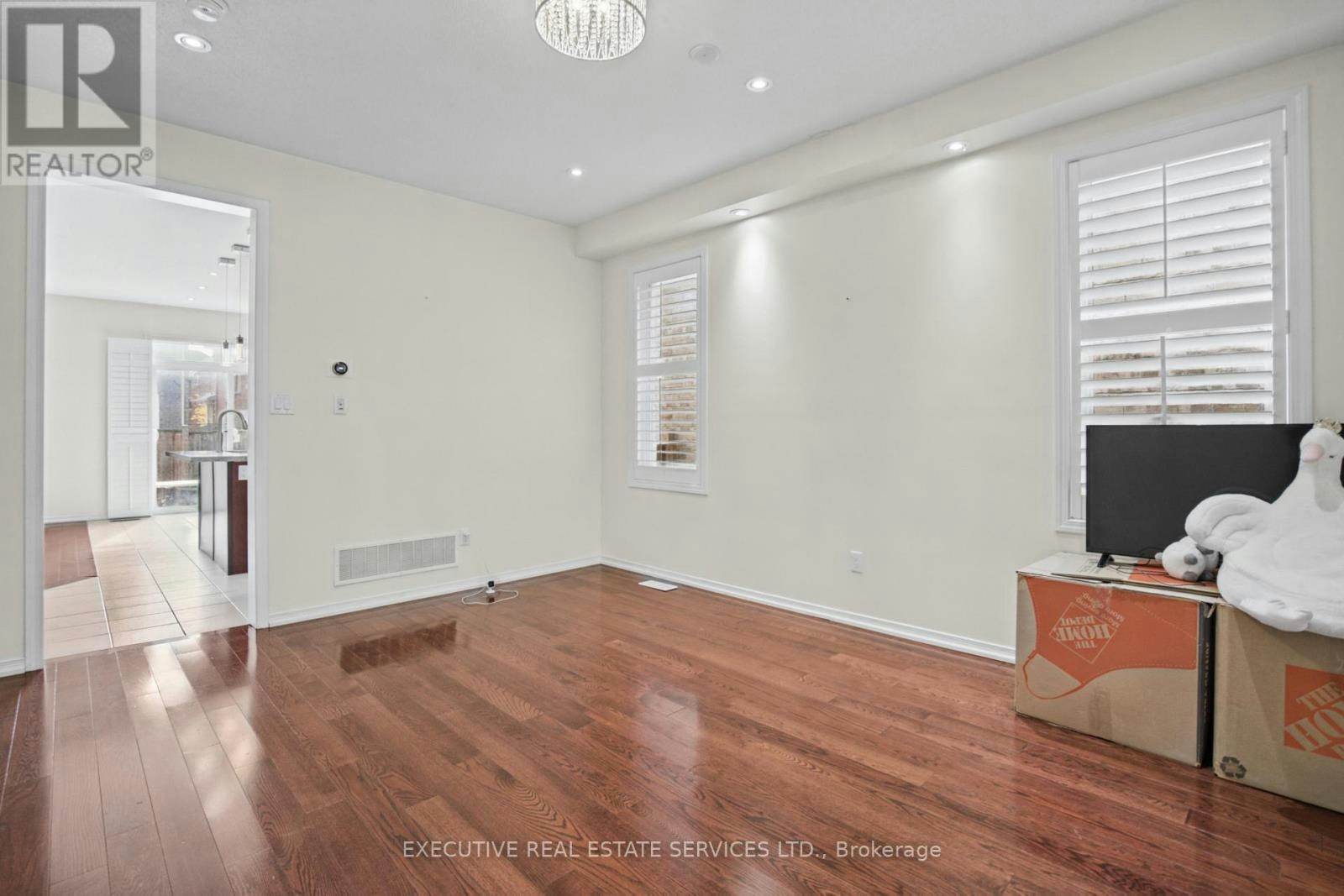1571 Edgecroft Drive, Pickering, ON, L1X 0B6 - 9