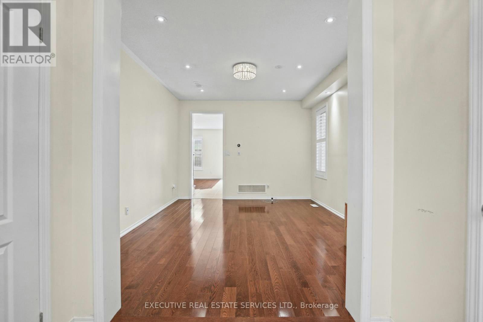 1571 Edgecroft Drive, Pickering, ON, L1X 0B6 - 8