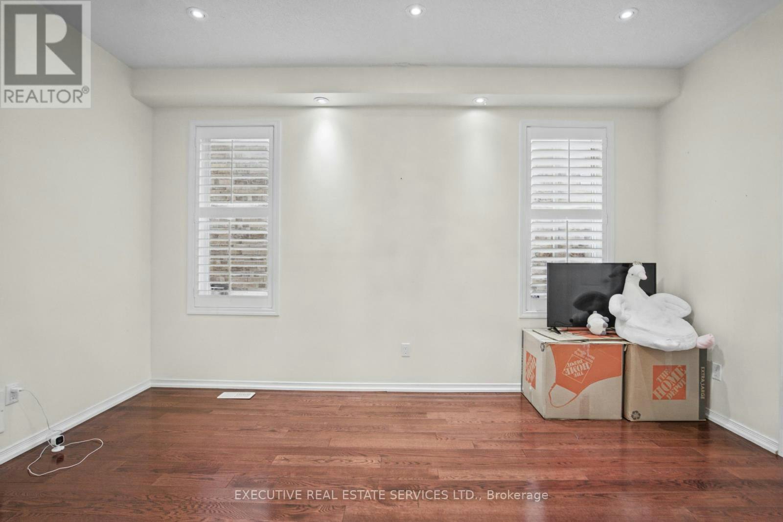 1571 Edgecroft Drive, Pickering, ON, L1X 0B6 - 10