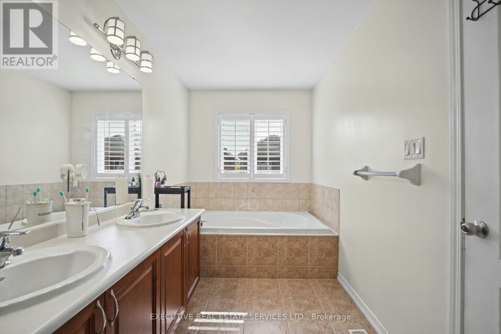 1571 Edgecroft Drive, Pickering, ON, L1X 0B6 - 30