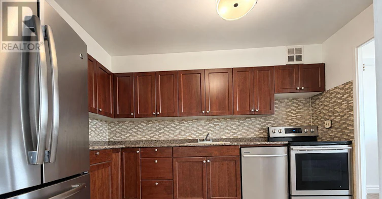 PH 8-120 Dundalk Drive, Toronto, ON, M1P 4V9 - 2