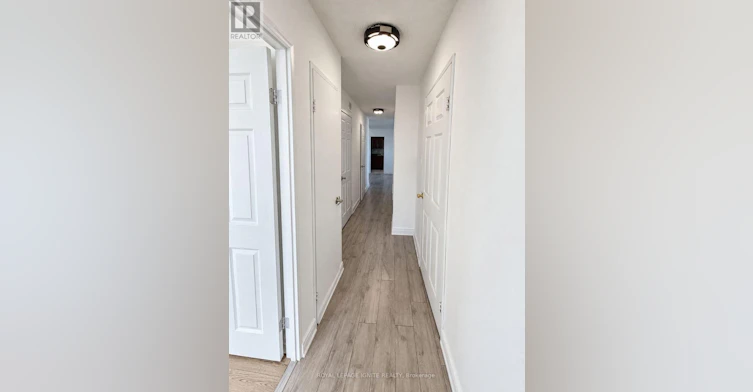 PH 8-120 Dundalk Drive, Toronto, ON, M1P 4V9 - 4
