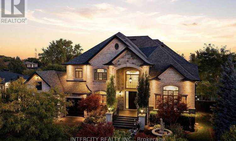 27 Rockview Gardens