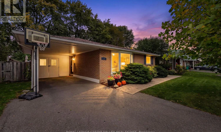 27 Castlemore Drive