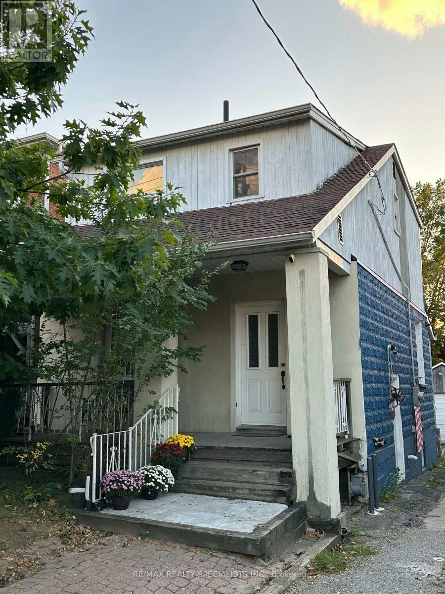 52A Rockcliffe Boulevard, Toronto, ON, M6N 4R5