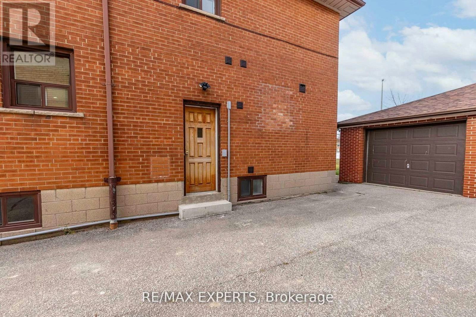 438 Glen Park Avenue, Toronto, ON, M6B 2E7 - 2