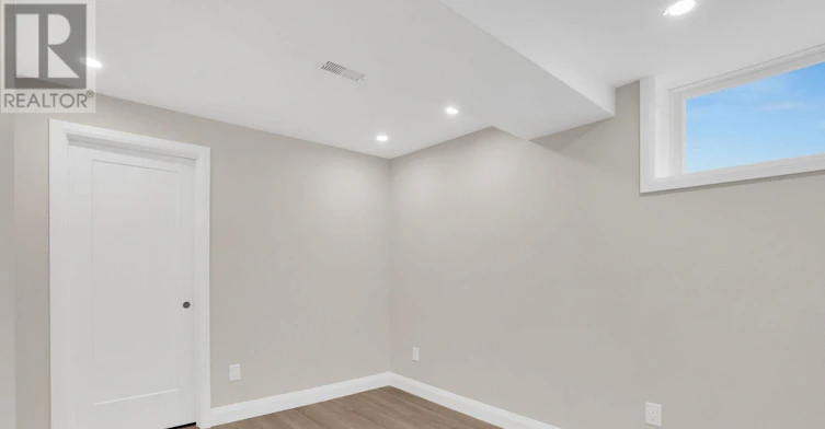 438 Glen Park Avenue, Toronto, ON, M6B 2E7 - 5