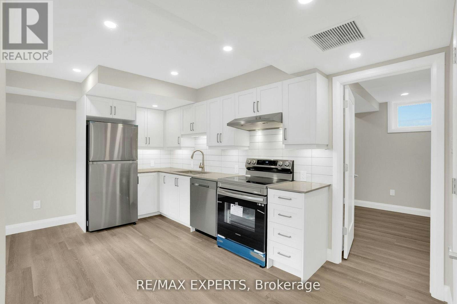 438 Glen Park Avenue, Toronto, ON, M6B 2E7 - 3