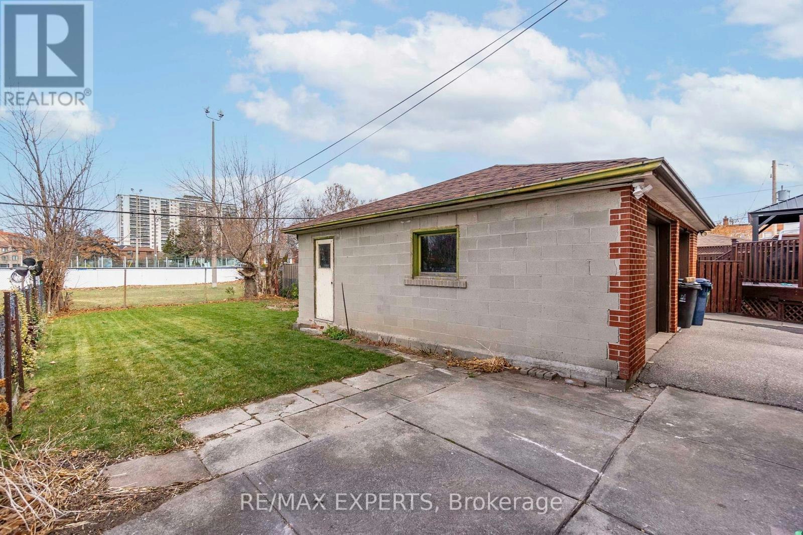 438 Glen Park Avenue, Toronto, ON, M6B 2E7 - 10
