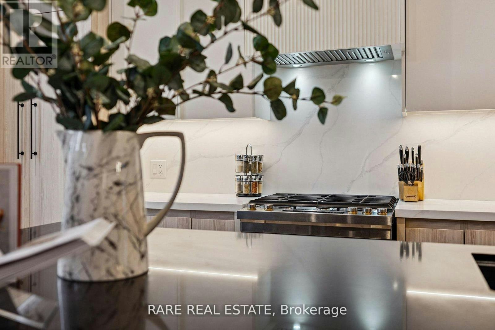 21 Twenty Ninth Street, Toronto, ON, M8W 3A9 - 6
