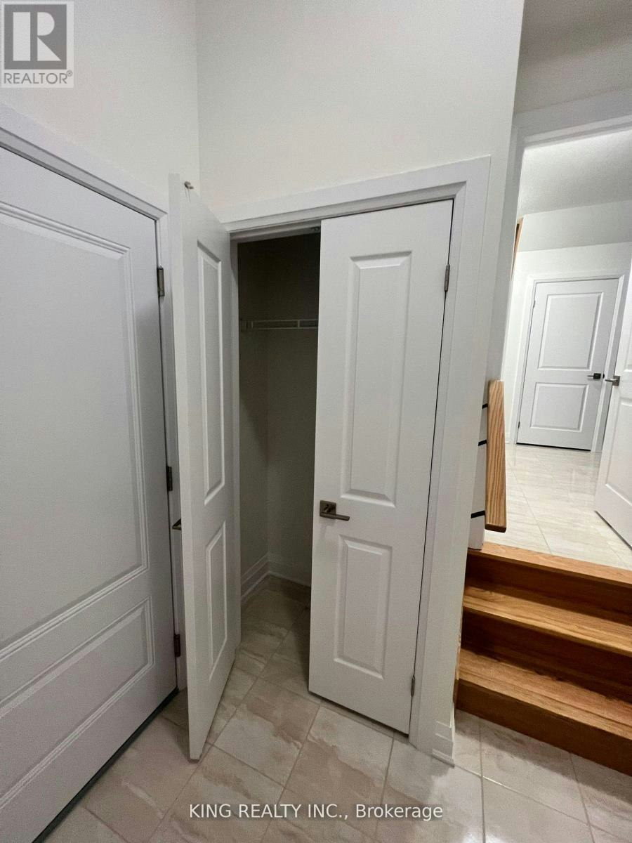 27 Carina Street, Kitchener, ON, N2E 0C9 - 16