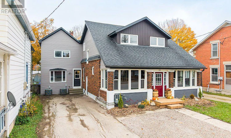 151 Main Street E