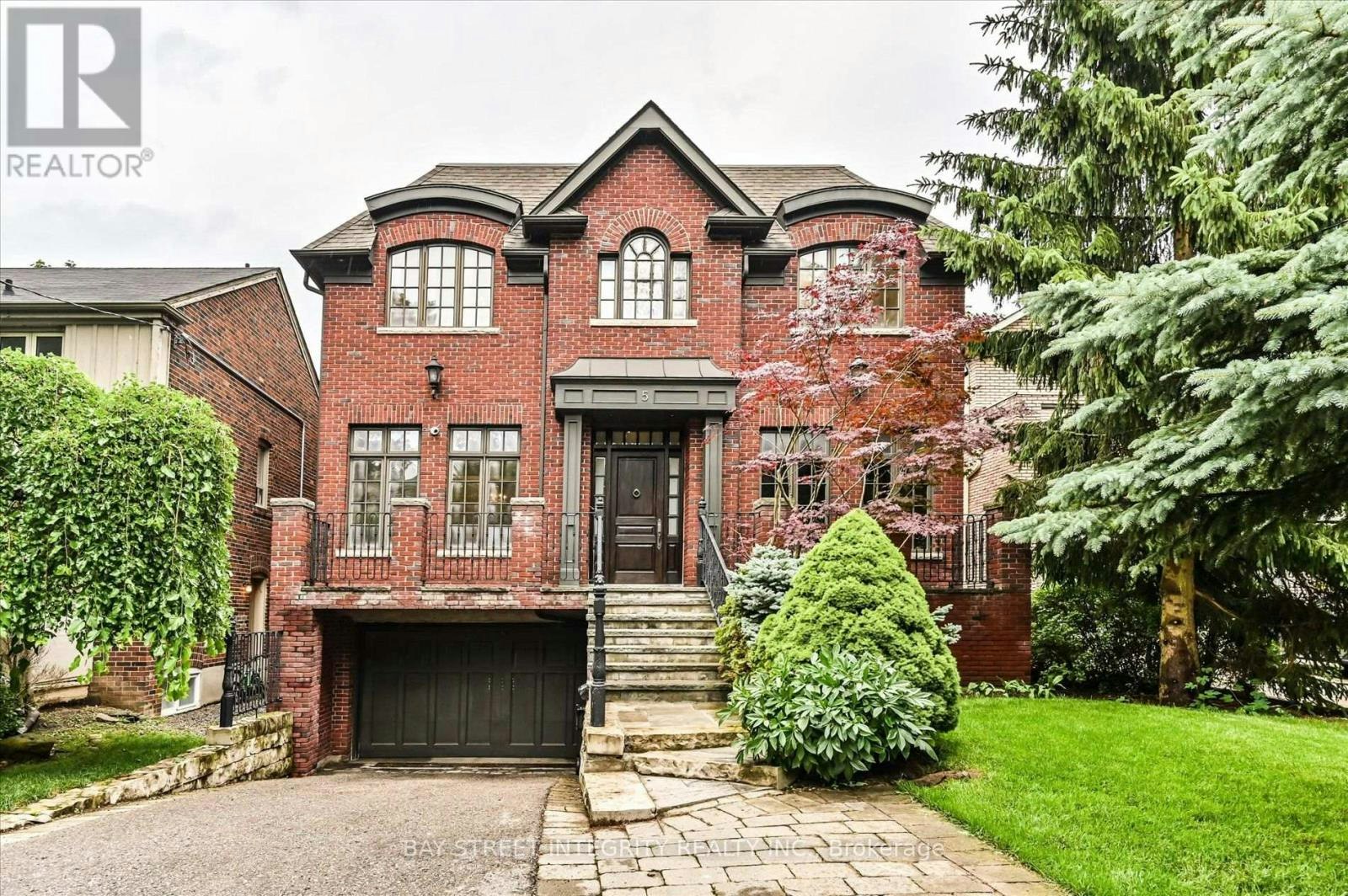 5 Westgrove Crescent, Toronto, ON, M5N 2S7