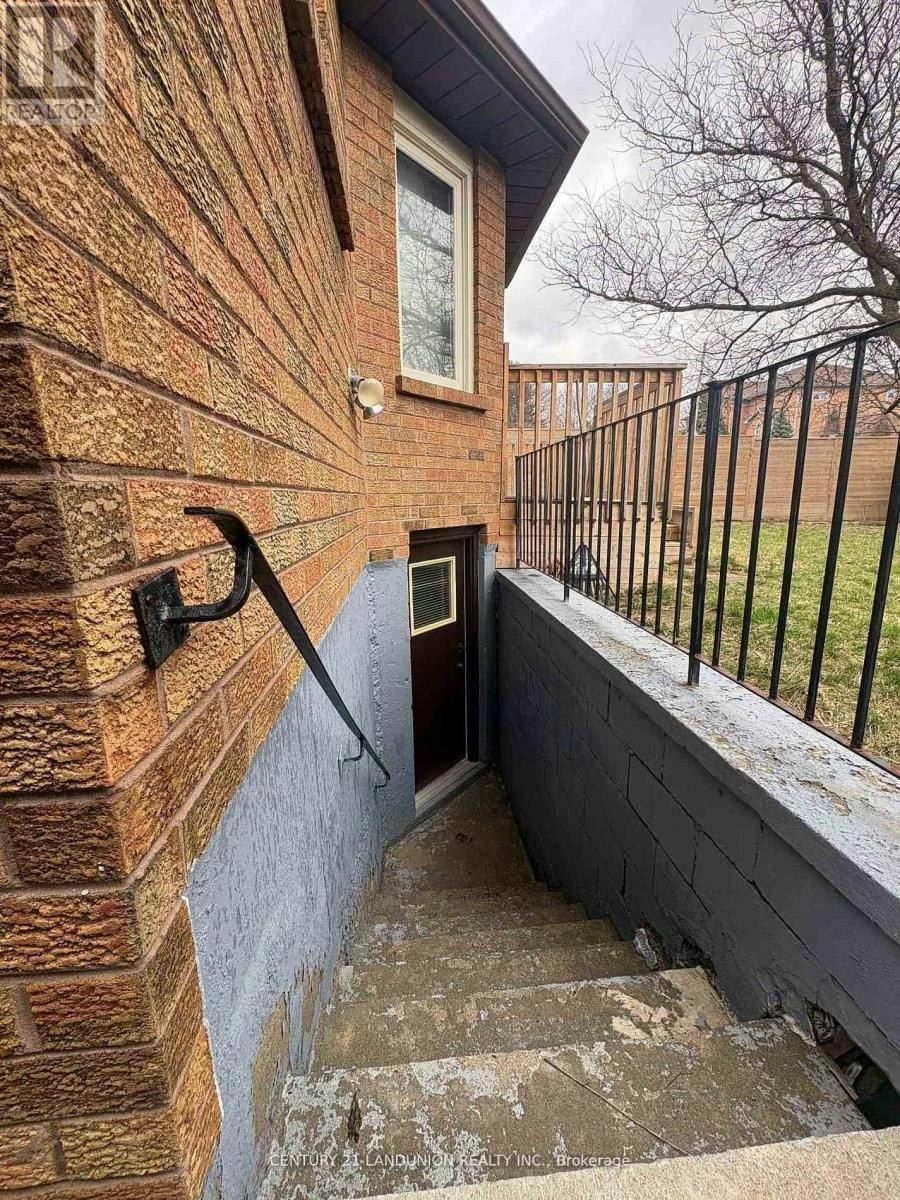 BSMT 48-48 Marchwood Crescent, Richmond Hill, ON, L4C 8M4 - 9