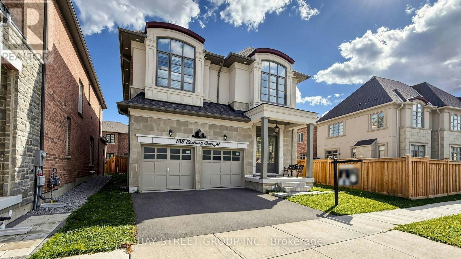 138 Zachary Crescent, Oakville, ON, L6H 7C5