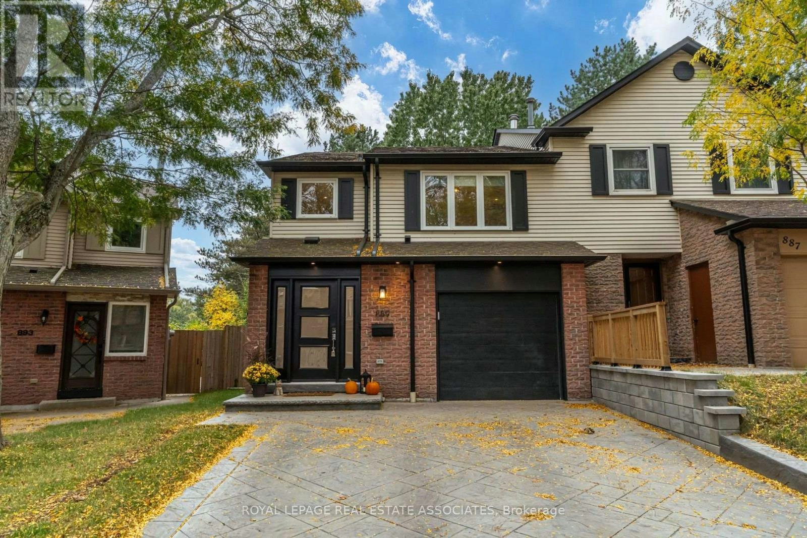 889 Sweetwater Crescent, Mississauga, ON, L5H 4A7