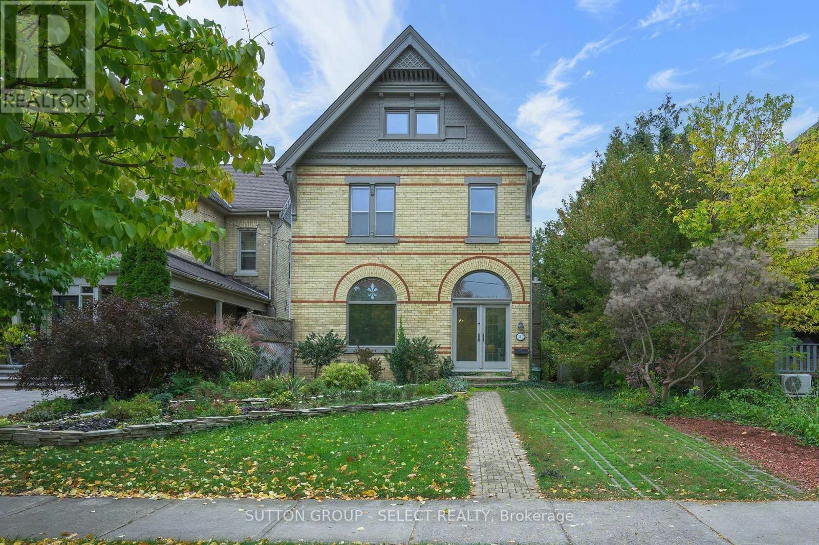 512 Piccadilly Street, London, ON, N5Y 3G5