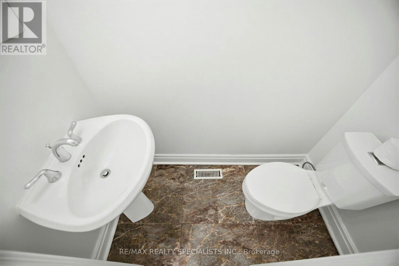 246 Walmer Road, Toronto, ON, M5R 3R7 - 17