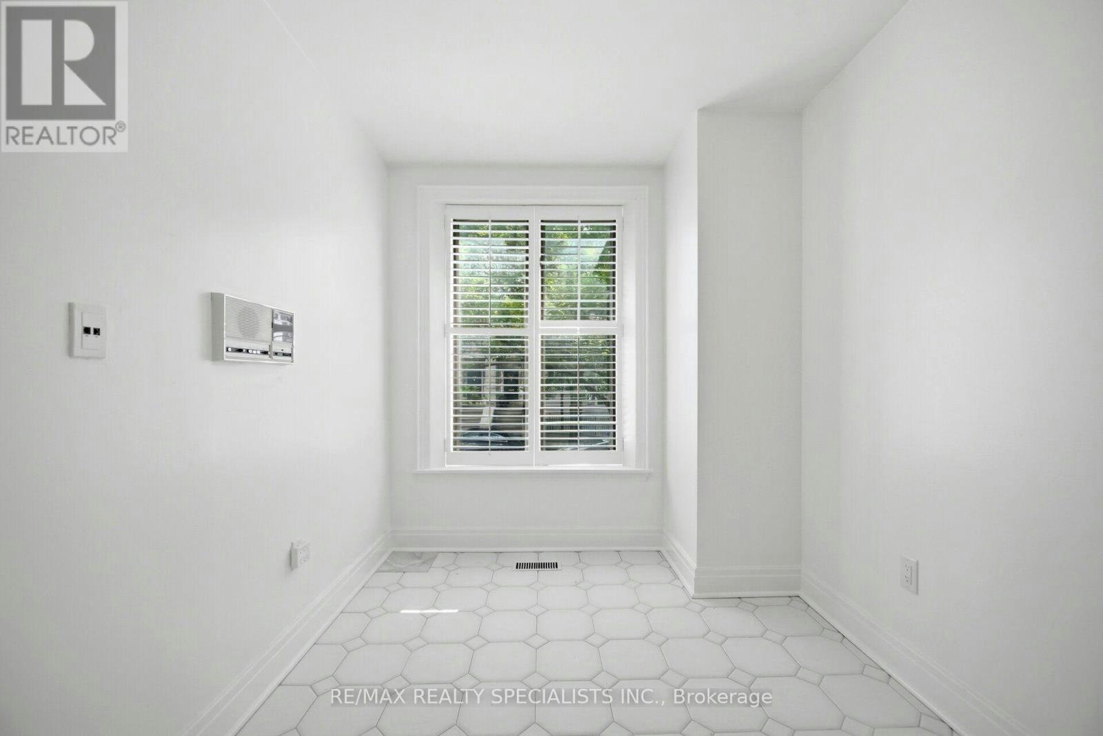 246 Walmer Road, Toronto, ON, M5R 3R7 - 15