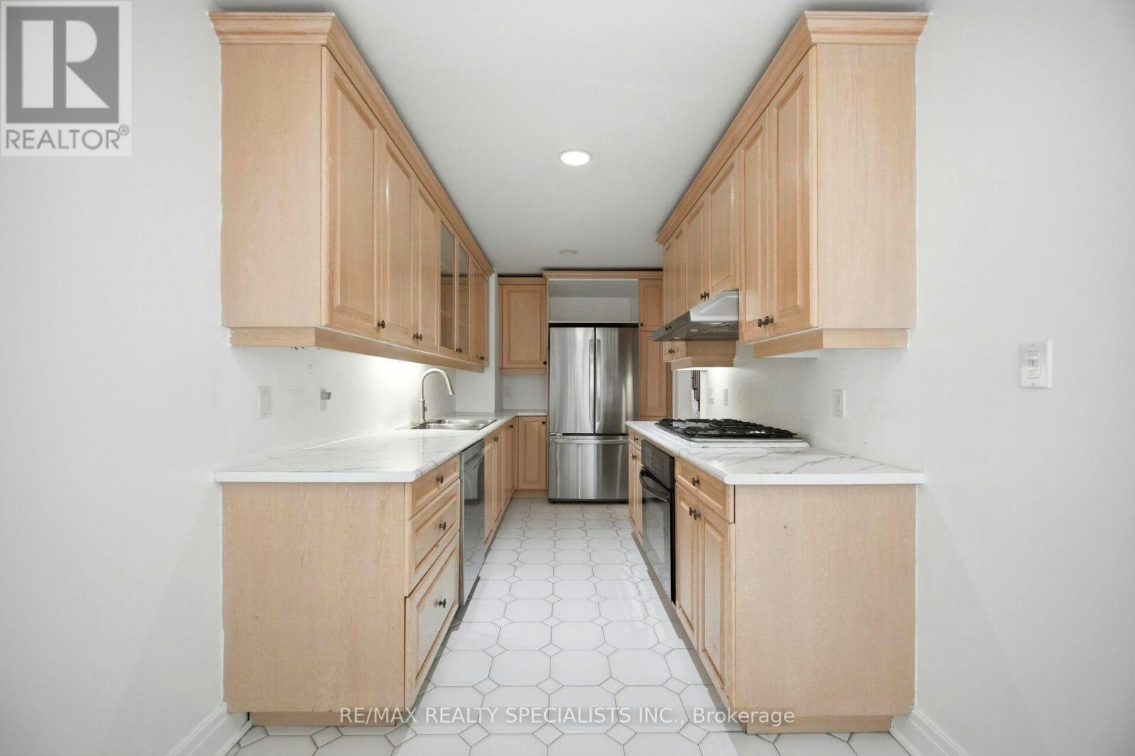 246 Walmer Road, Toronto, ON, M5R 3R7 - 14