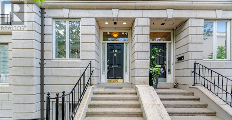 246 Walmer Road, Toronto, ON, M5R 3R7 - 3