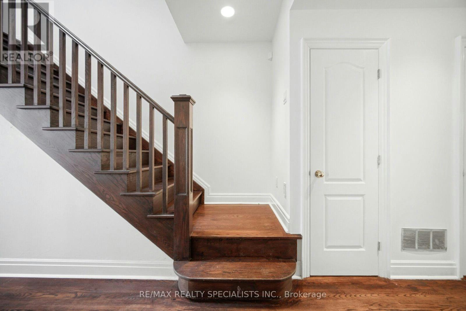 246 Walmer Road, Toronto, ON, M5R 3R7 - 18