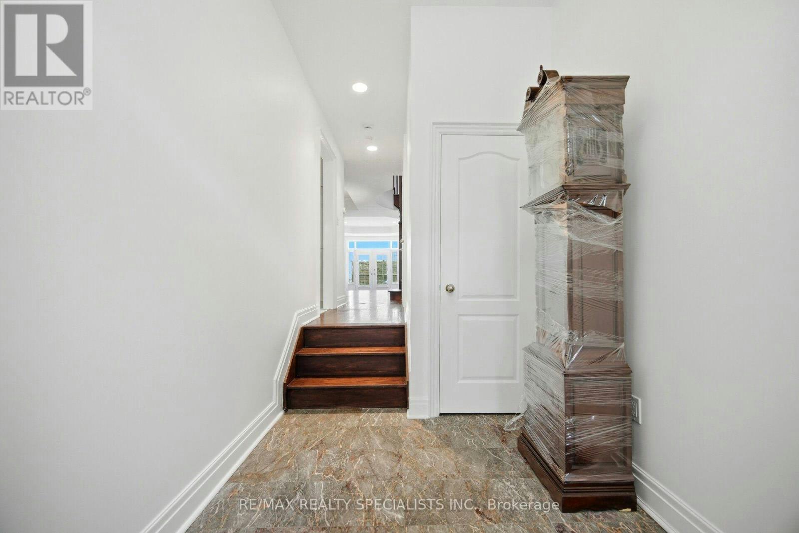246 Walmer Road, Toronto, ON, M5R 3R7 - 5