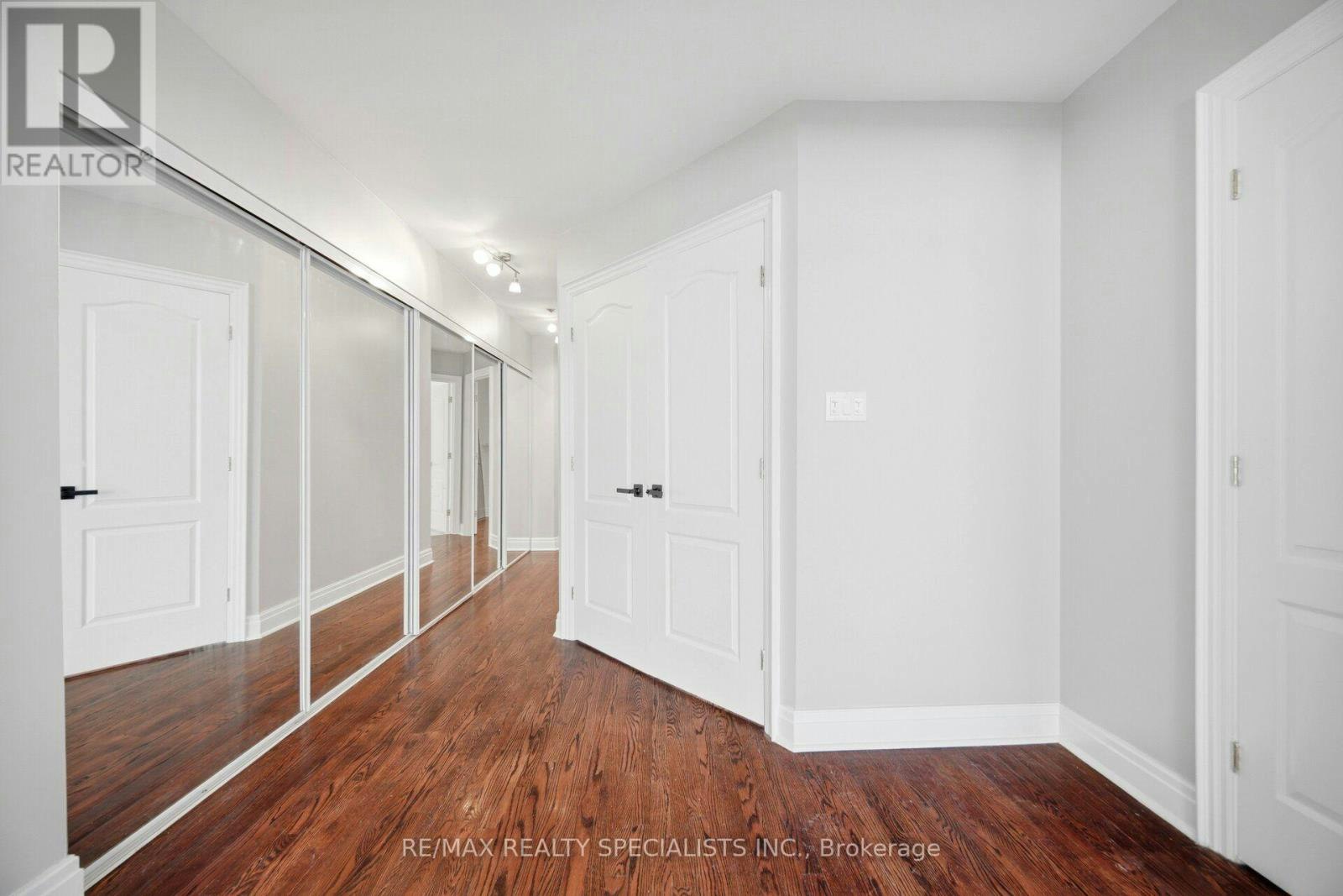 246 Walmer Road, Toronto, ON, M5R 3R7 - 23