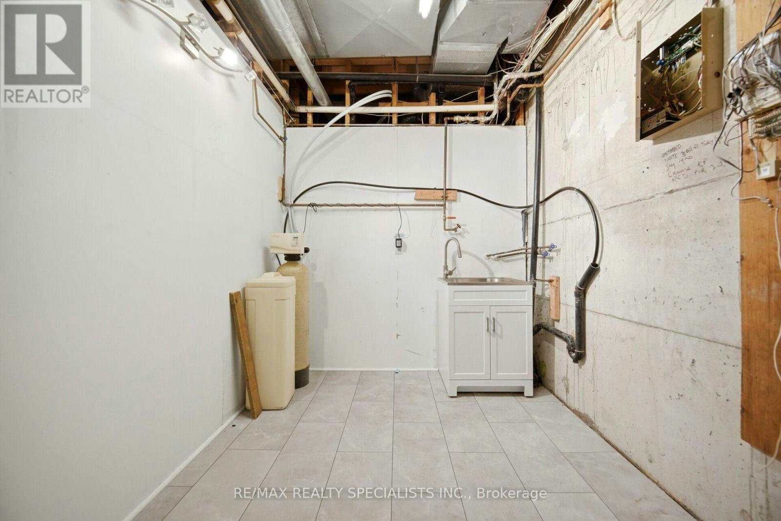 246 Walmer Road, Toronto, ON, M5R 3R7 - 39
