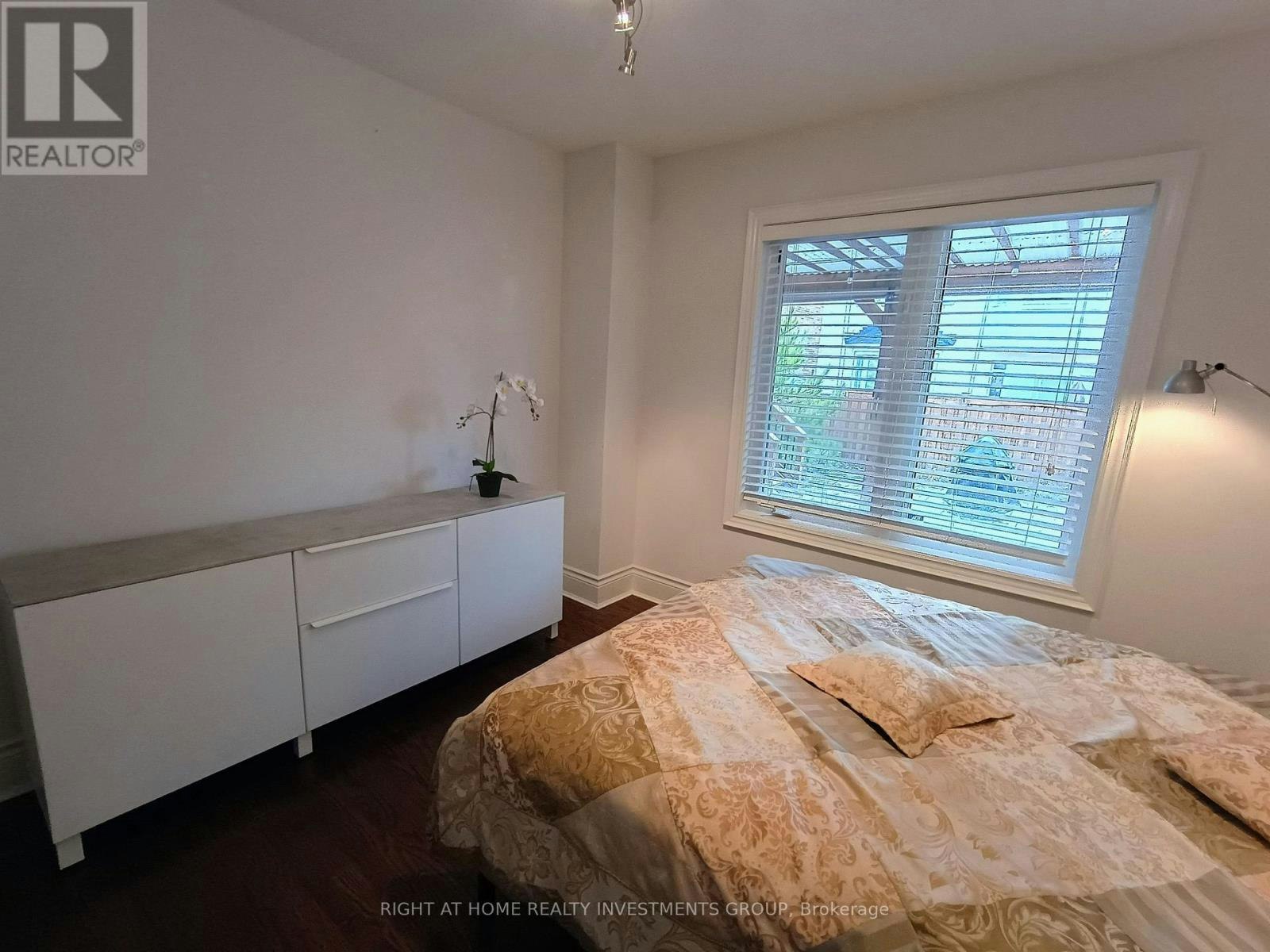 31 Barletta Drive, Vaughan, ON, L6A 4H5 - 2