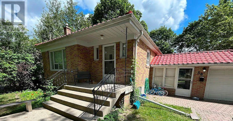 MAIN-38 Harding Boulevard, Richmond Hill, ON, L4C 1S8