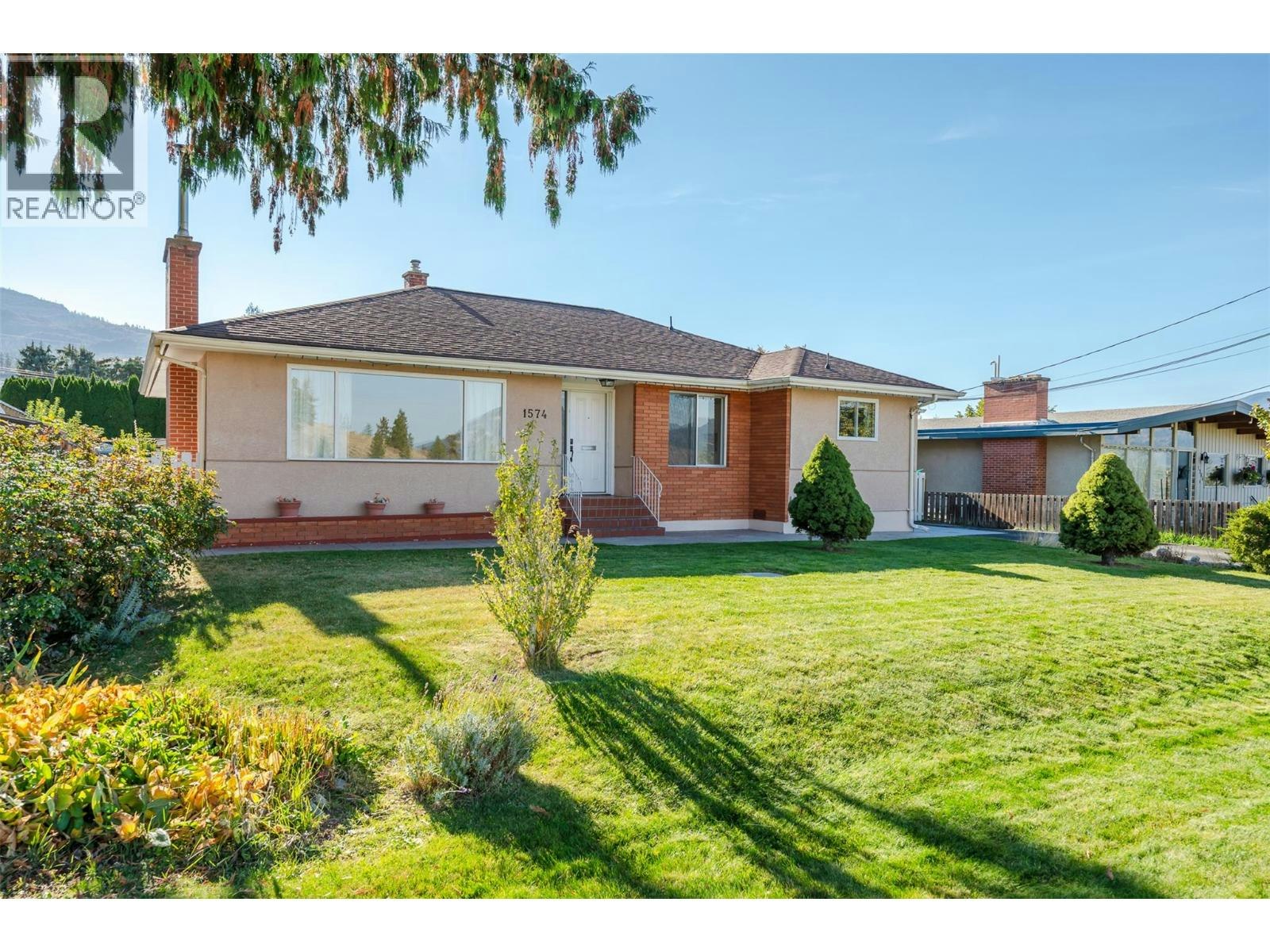 1574 Ridgedale Avenue, Penticton, BC, V2A 2S4