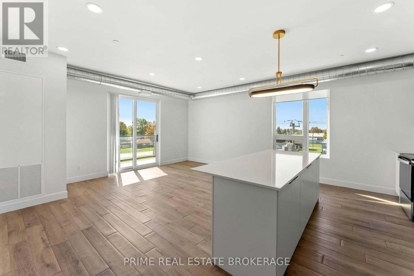 301-228 Mcconnell Street, Exeter, ON, N0M 1S3 - 9