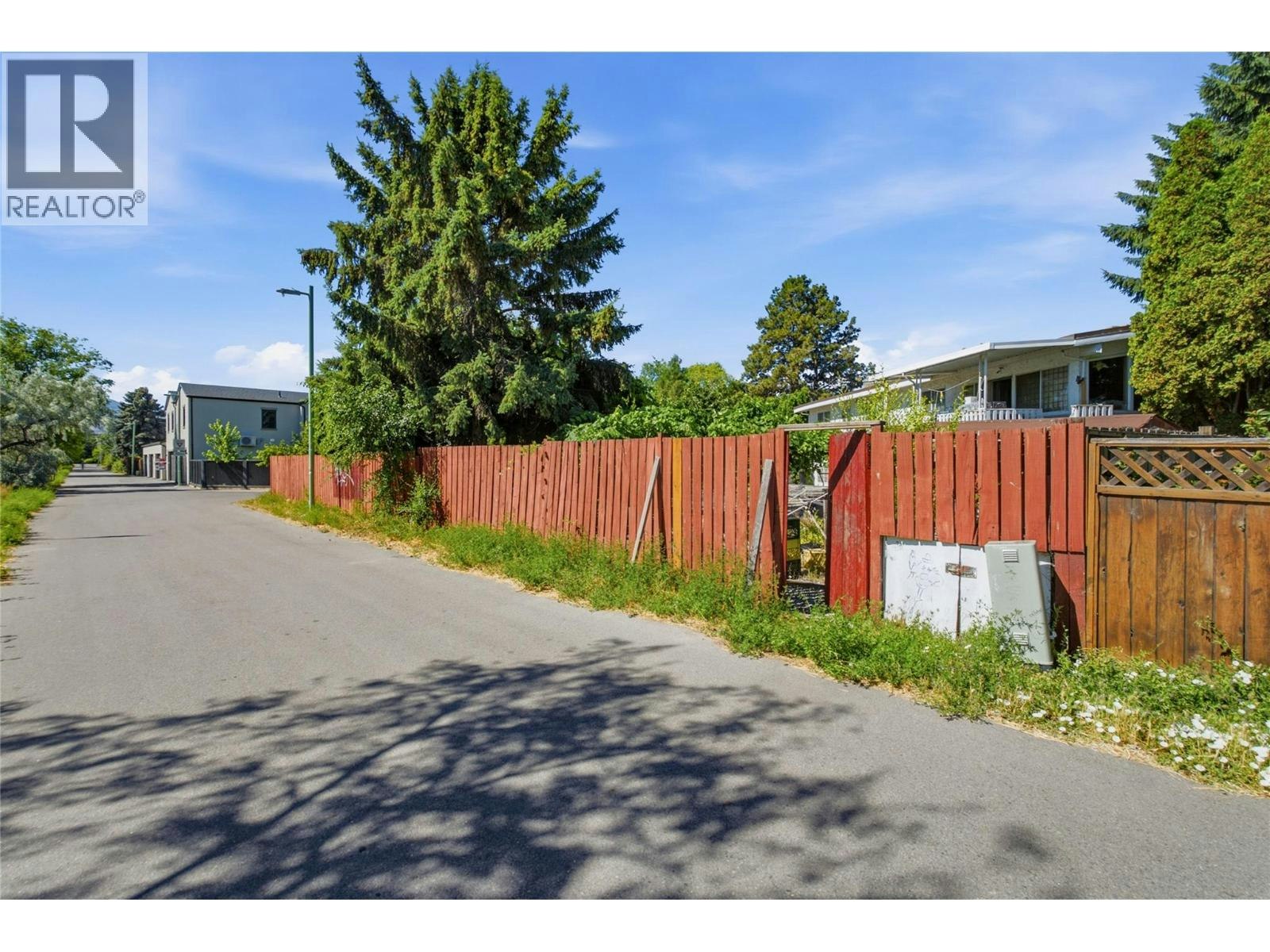 766 Coopland Crescent, Kelowna, BC, V1Y 2V1 - 12