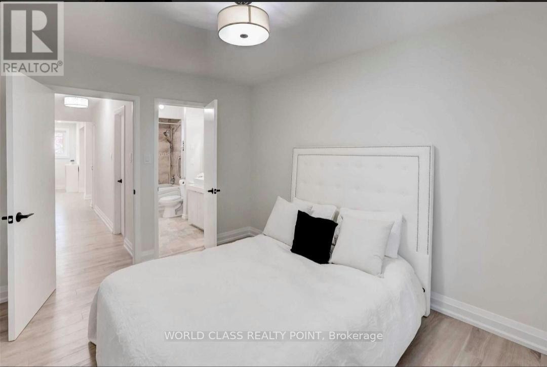 31 Grove Park Crescent, Toronto, ON, M2J 2C7 - 7