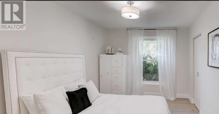 31 Grove Park Crescent, Toronto, ON, M2J 2C7 - 6