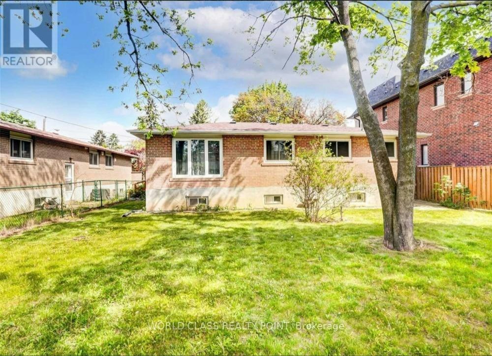 31 Grove Park Crescent, Toronto, ON, M2J 2C7 - 12