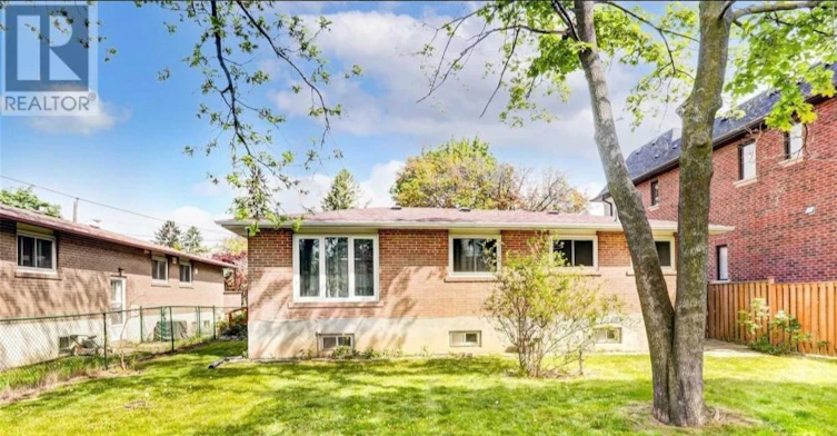 31 Grove Park Crescent, Toronto, ON, M2J 2C7 - 12