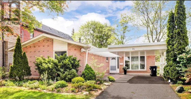31 Grove Park Crescent, Toronto, ON, M2J 2C7