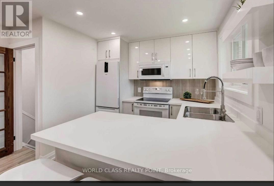31 Grove Park Crescent, Toronto, ON, M2J 2C7 - 5