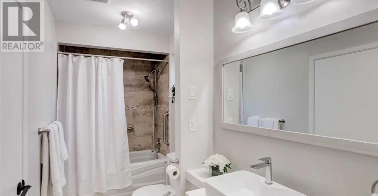 31 Grove Park Crescent, Toronto, ON, M2J 2C7 - 8