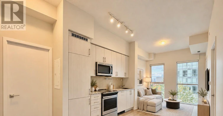 706-4085 Parkside Village Drive, Mississauga, ON, L5B 0K9 - 2