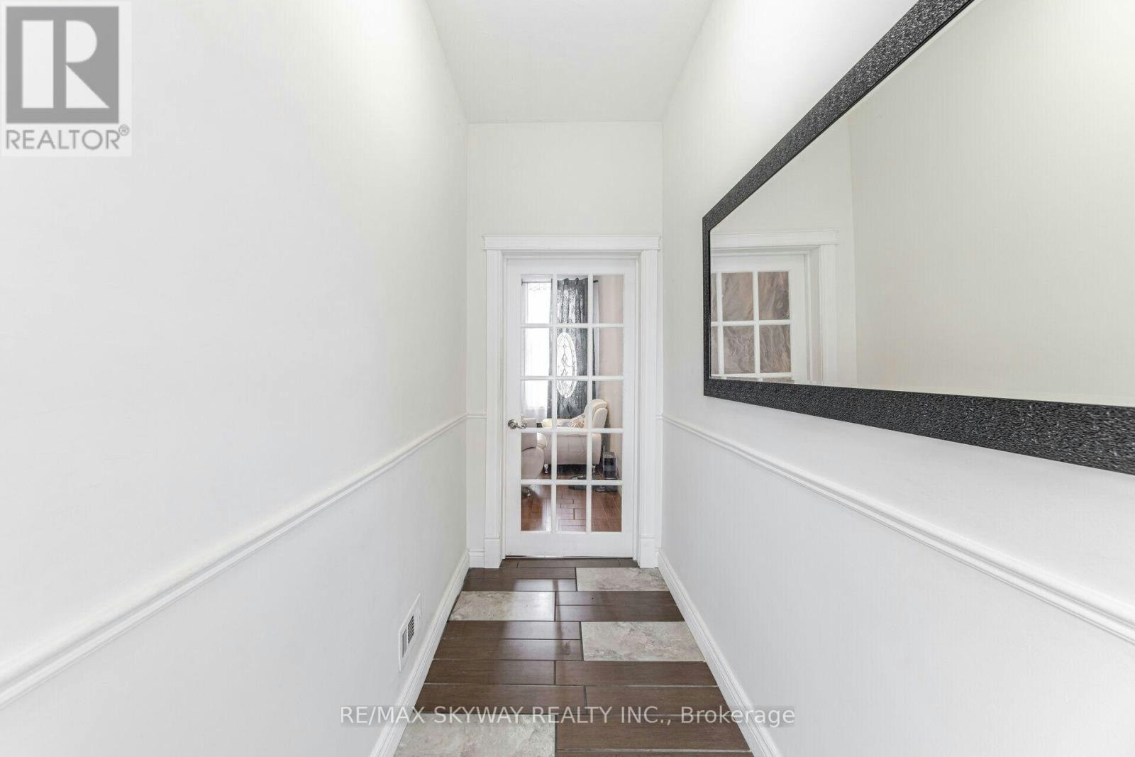 242 East Avenue N, Hamilton, ON, L8L 5J3 - 5