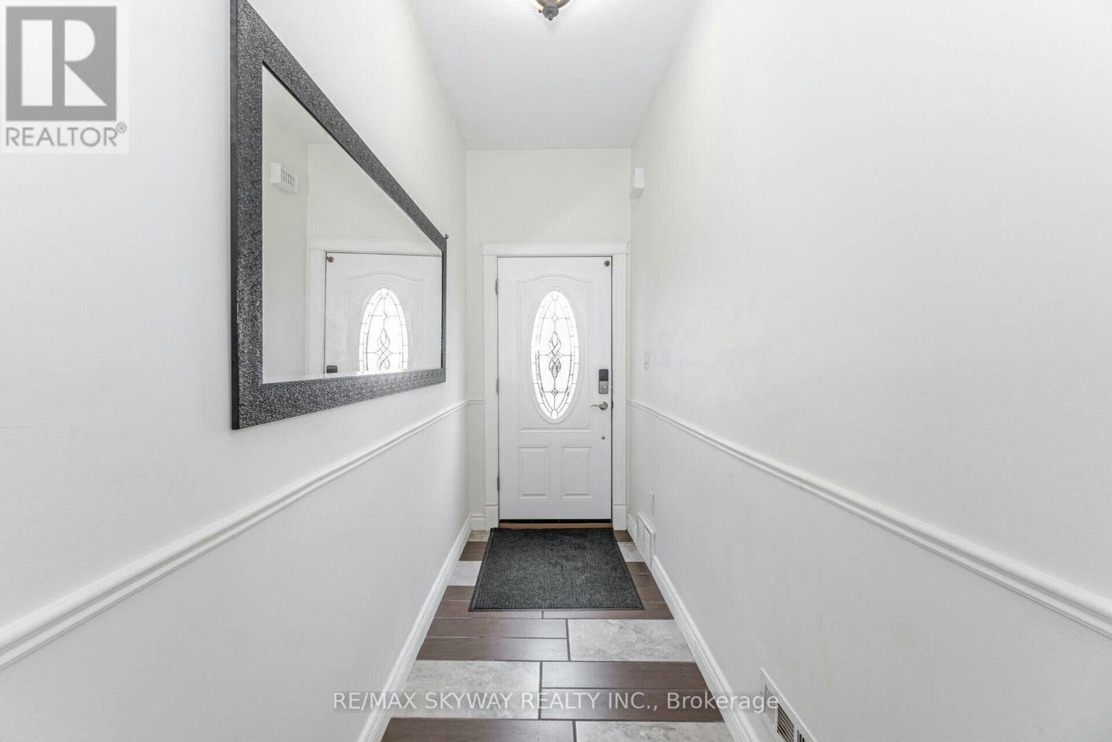 242 East Avenue N, Hamilton, ON, L8L 5J3 - 4