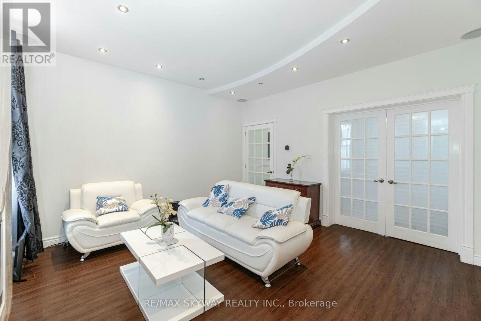 242 East Avenue N, Hamilton, ON, L8L 5J3 - 6