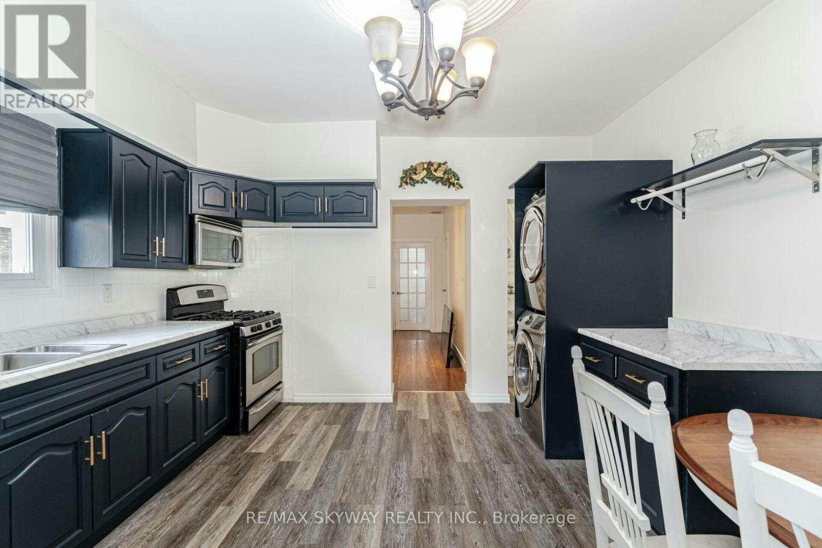242 East Avenue N, Hamilton, ON, L8L 5J3 - 9