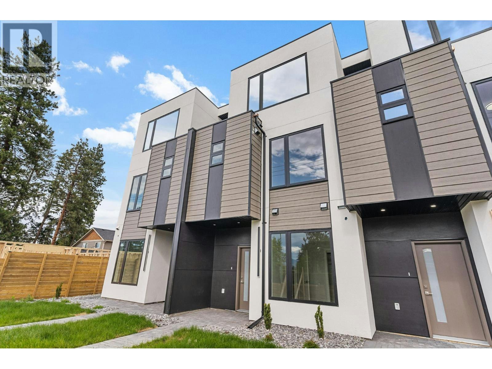 4565 Gordon Drive, Kelowna, BC, V1W 1T3
